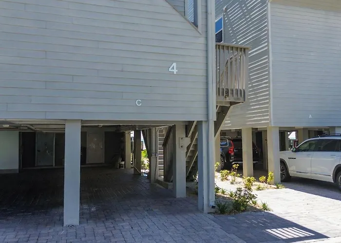 Pelican Pointe 4c *