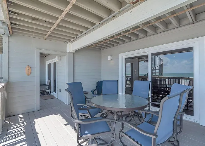 Pelican Pointe 4c